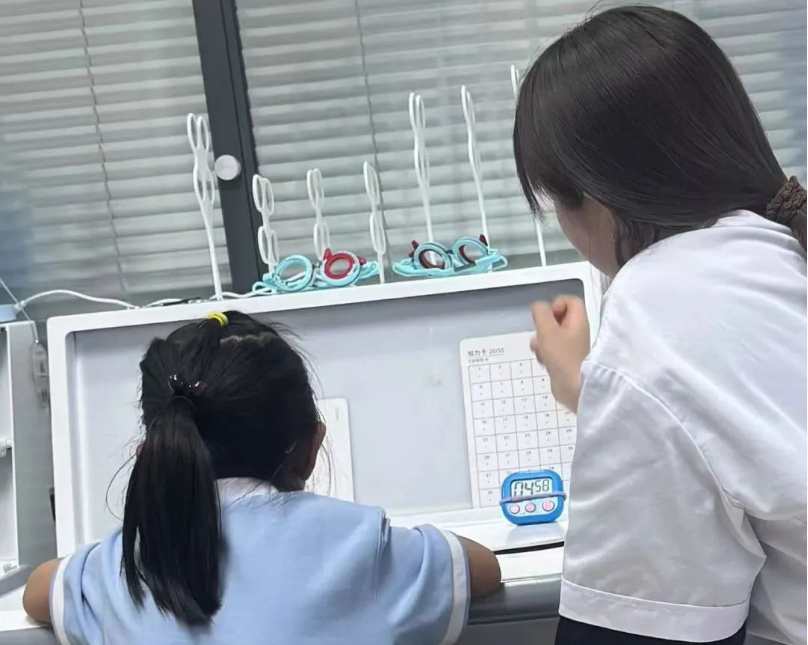 从事近十年近视防控的视觉训练师揭秘：视觉训练对近视孩子真的有用！